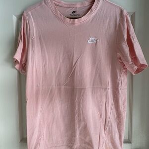 Nike women’s Soft Pink Short Sleeve Tee